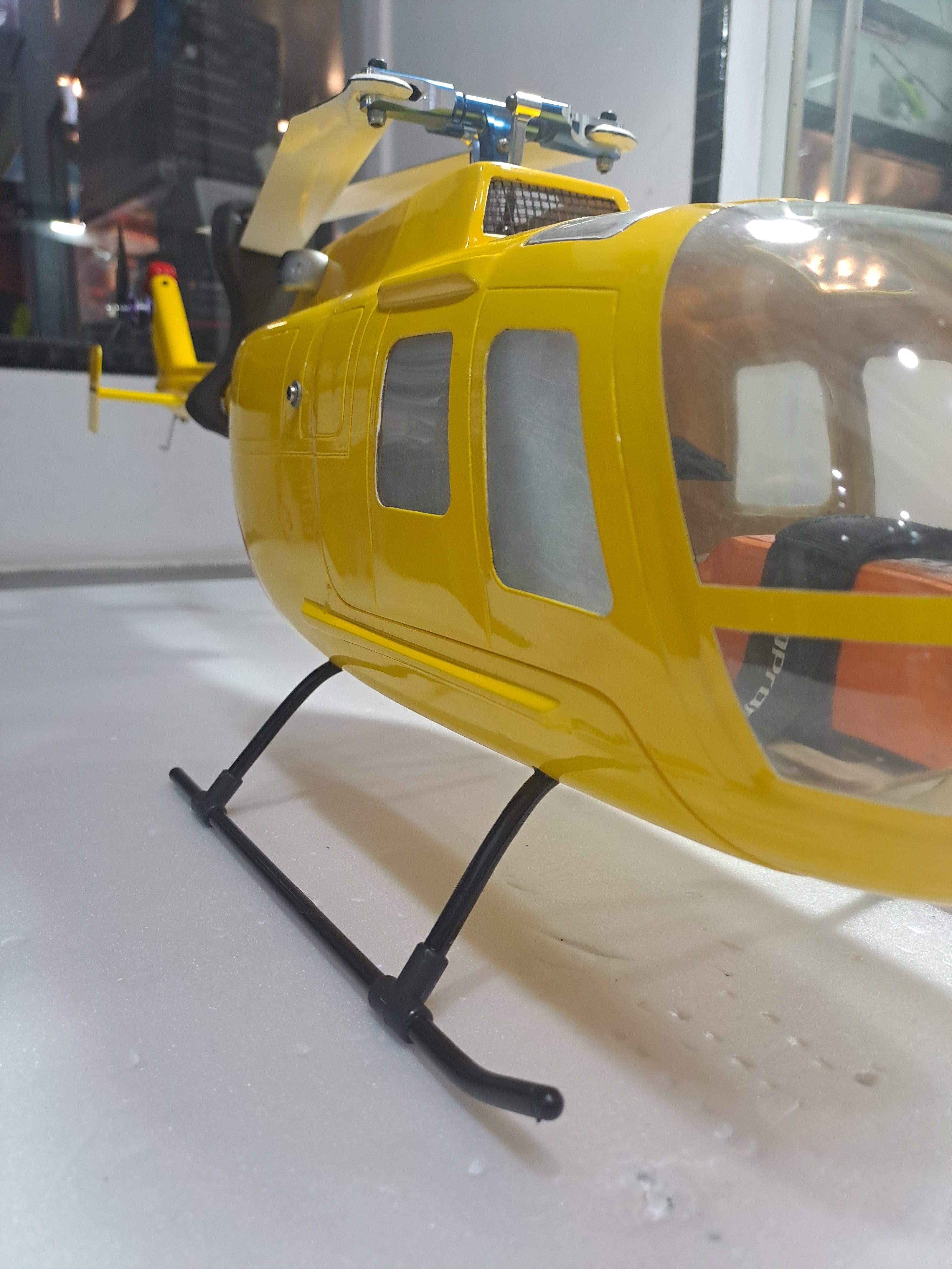 RC ELECTRIC HELI 450 SCALE BODY BO-105 WITH ALIGN MECHANICS-RTF