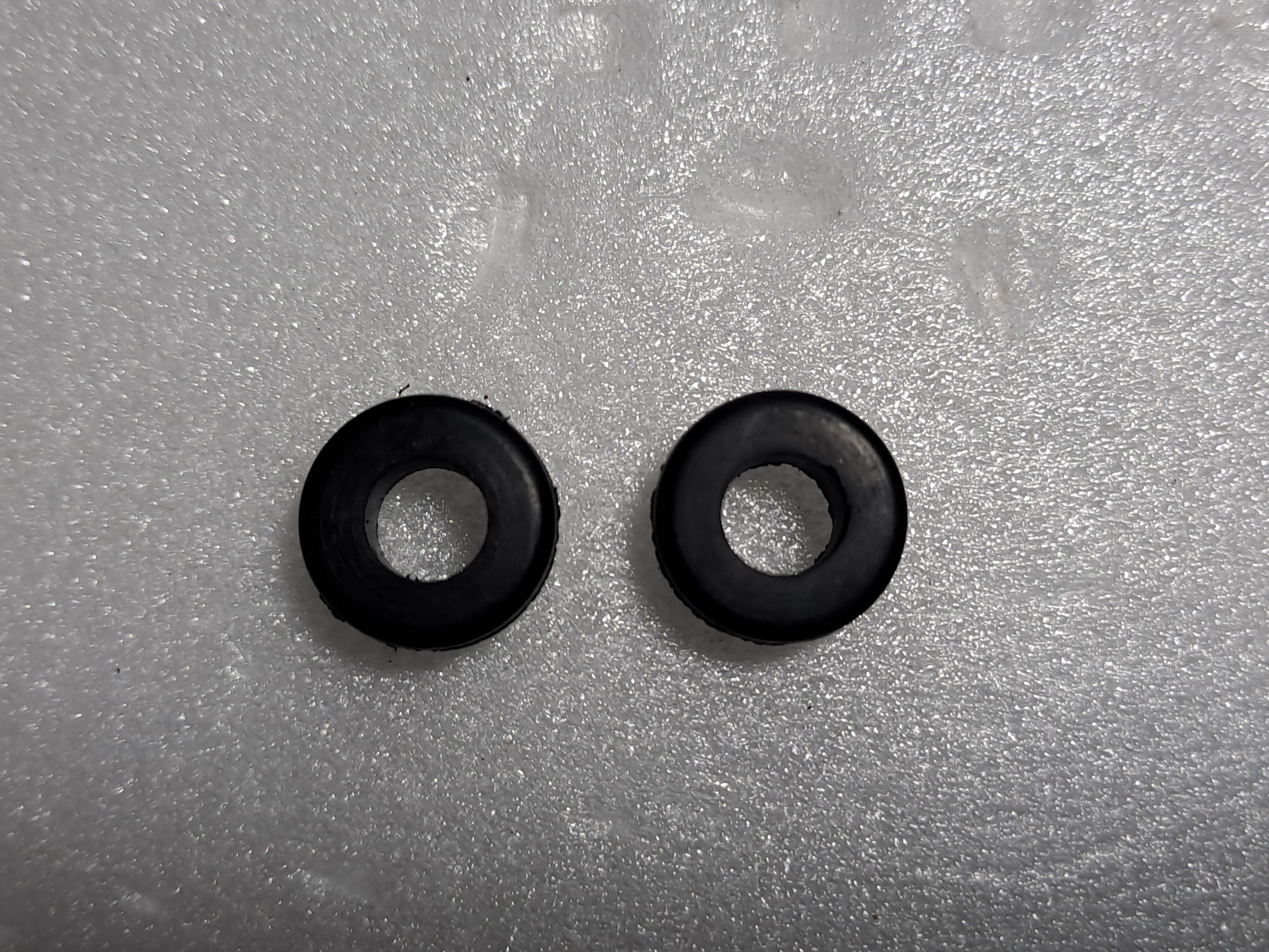 RUBBER GROMMETS FOR HELI CANOPY 5MM ID (PACK OF 2) PRE OWNED QUALITY