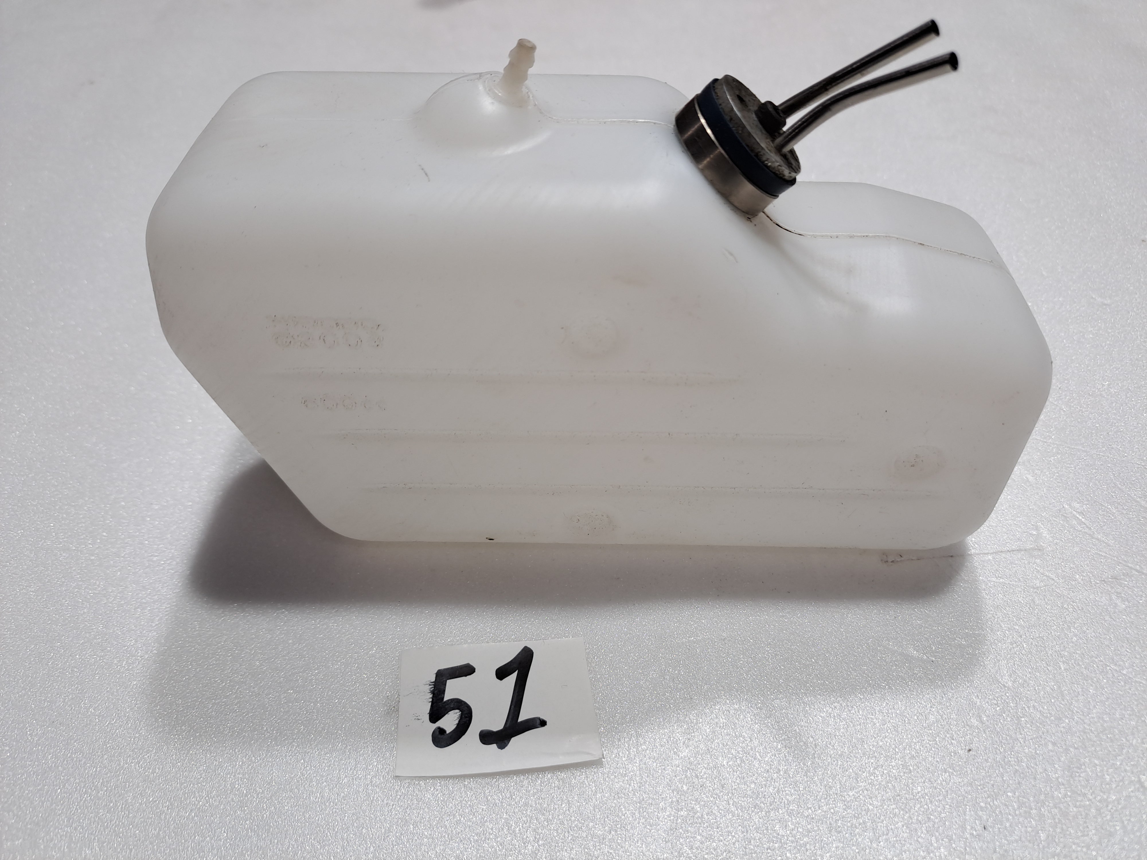 HIROBO SST-EAGLE FREYA EVOLUTION 80-90 FUEL TANK 600CC PART NO.-0414-292PRE OWNED QUALITY