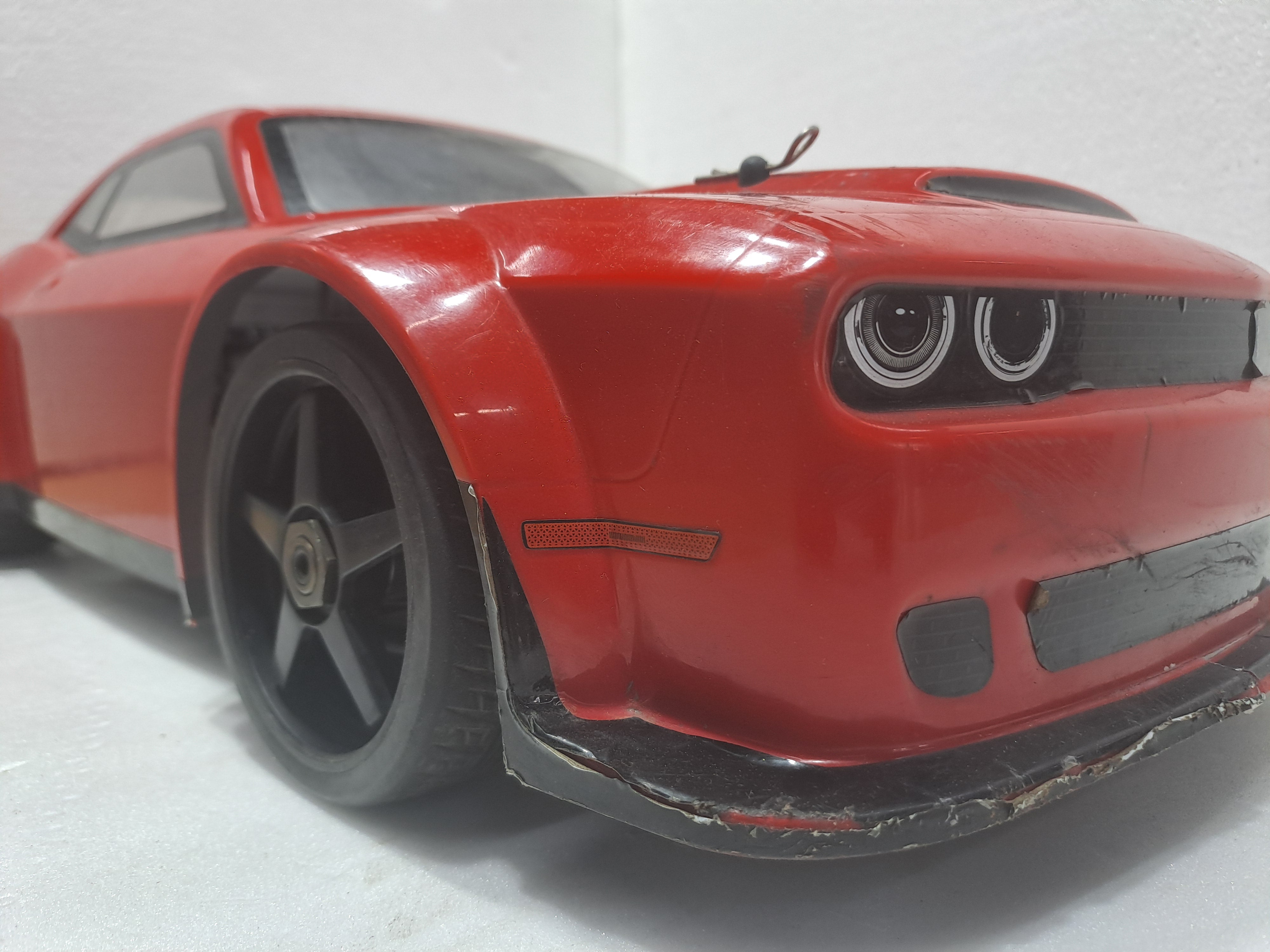 KYOSHO INFERNO GT2VE DODGE CHALLANGER 1/8 SCALE RED QUALITY PRE OWNED