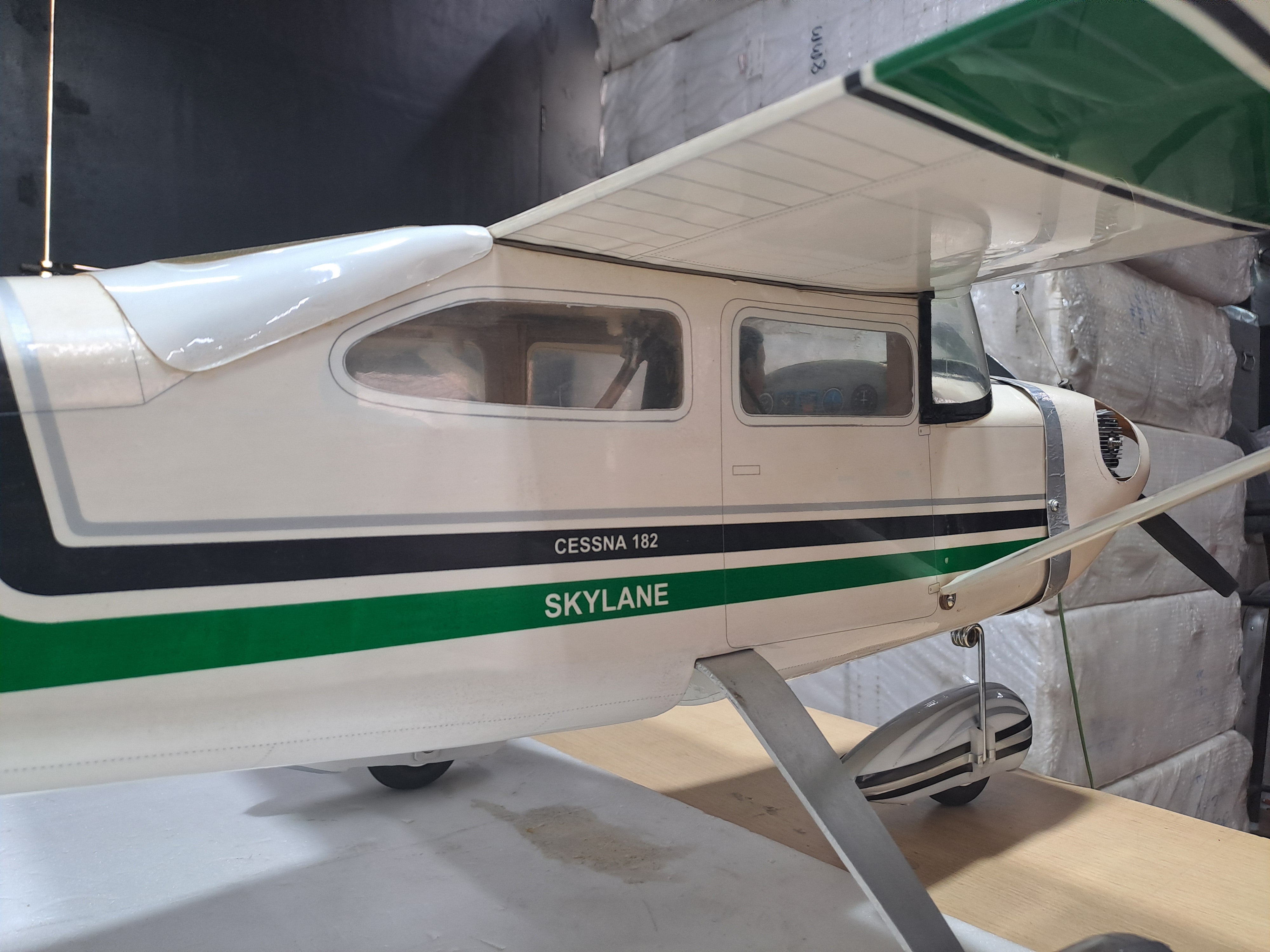 CESSNA 182 SKYLANE NITRO RTF - QUALITY PREOWNED