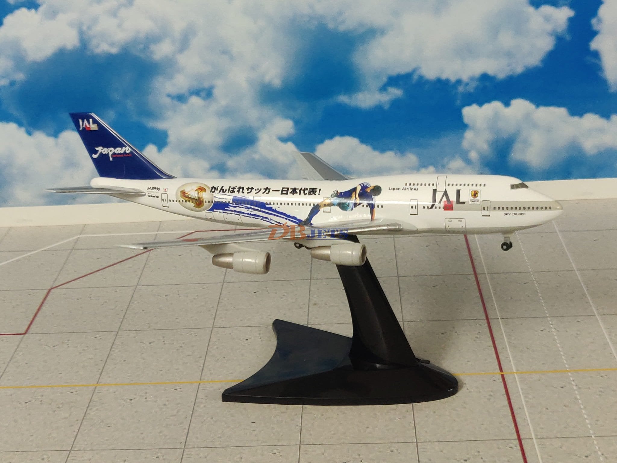 AIRPLANE DIECAST METAL JAL B747 AIRLINES 1:400 MODEL