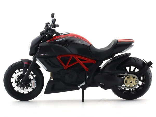 MAISTO DUCATI DIAVEL CARBON 1/12 DIECAST MODEL