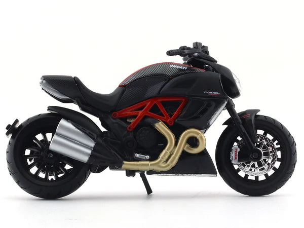 MAISTO DUCATI DIAVEL CARBON 1/18 DIECAST MODEL