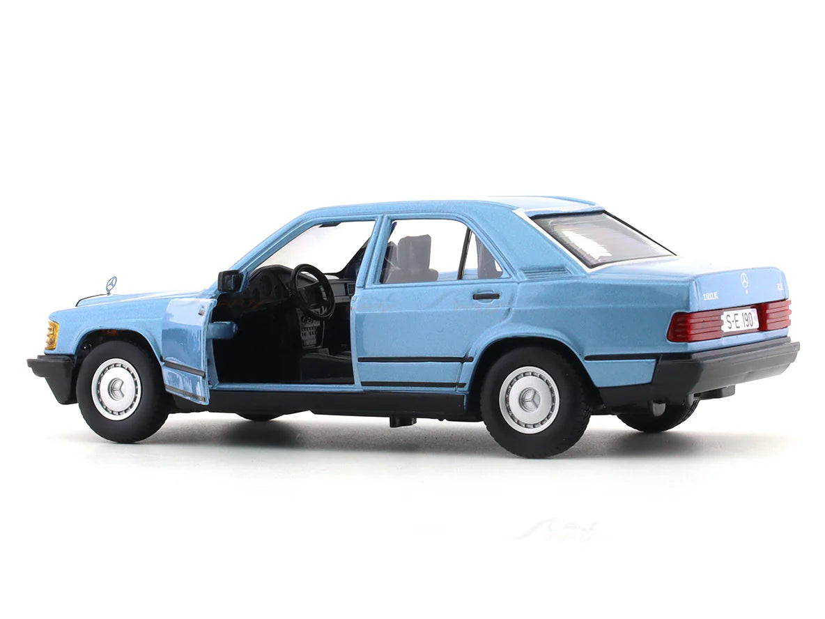 BBURAGO 1/24 SCALE MERCEDES-BENZ 190 E 2.6 DIECAST CAR MODEL