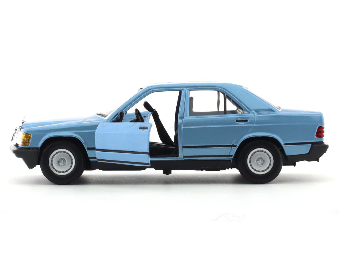 BBURAGO 1/24 SCALE MERCEDES-BENZ 190 E 2.6 DIECAST CAR MODEL