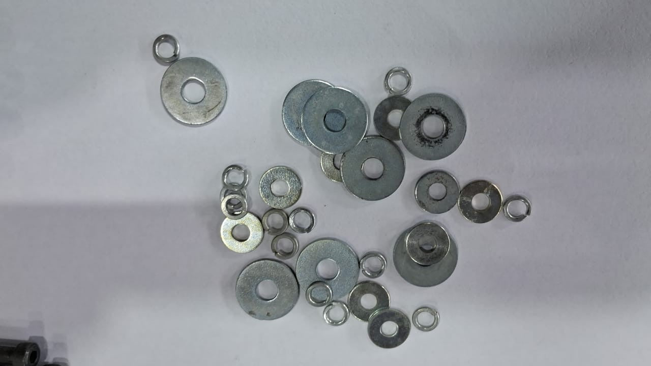 WASHERS WITH SCREW