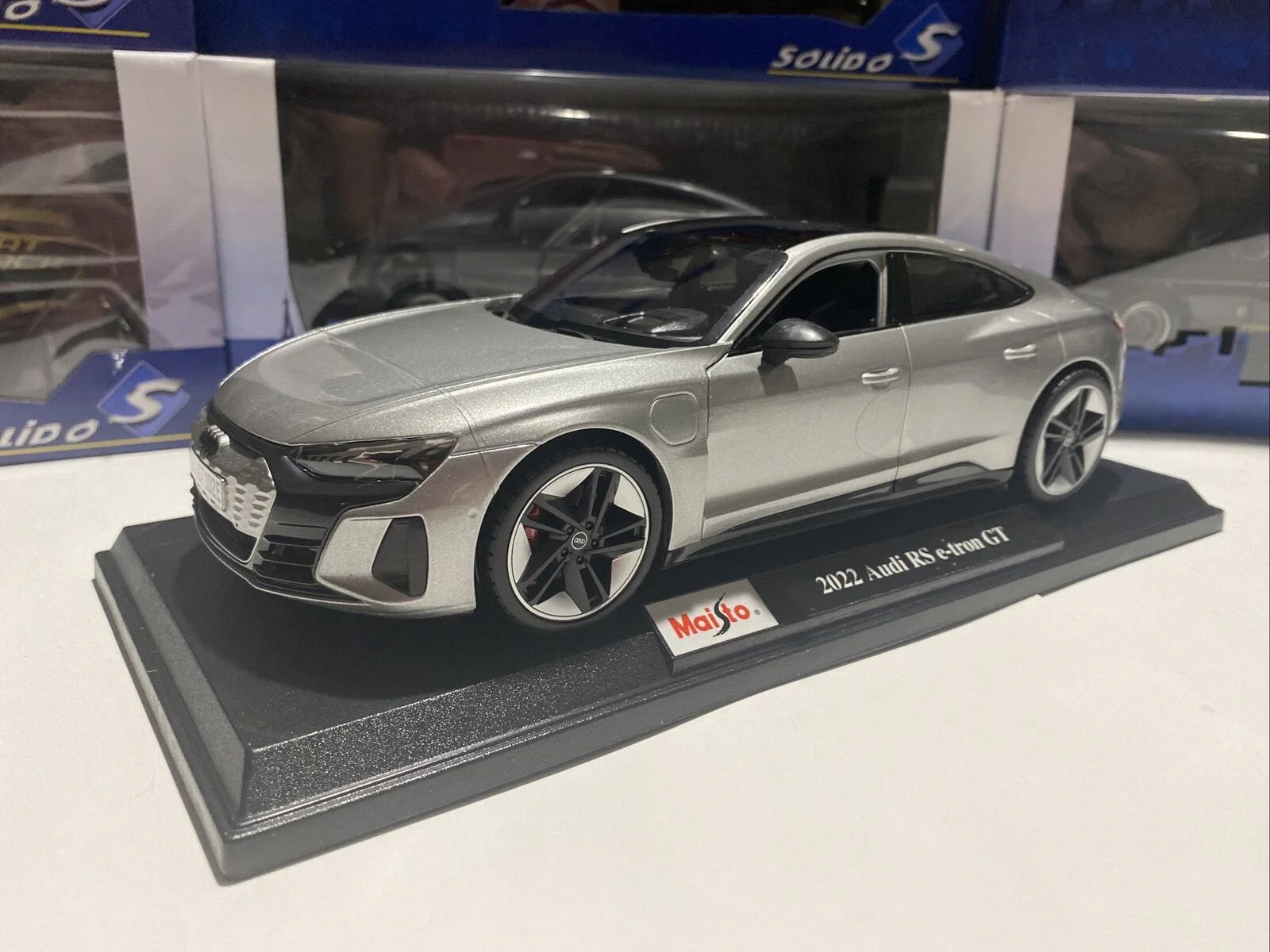 BBURAGO 1:18 SCALE 2022 AUDI RS E-TRON GT DIECAST CAR MODEL SILVER